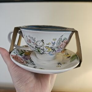 Alice in Wonderland tea cup and saucer set NWT